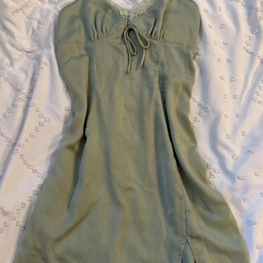 Princess Polly Satin Green Sleeveless Dress With Lace Trim Size 4